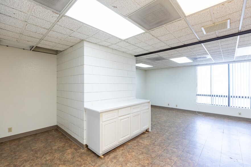 More Photos Of 1249 E Ridgecrest Blvd, Ridgecrest Office For Sale