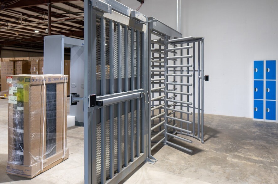 More Photos Of 135 Industrial Dr N, Madison Warehouse For Sale