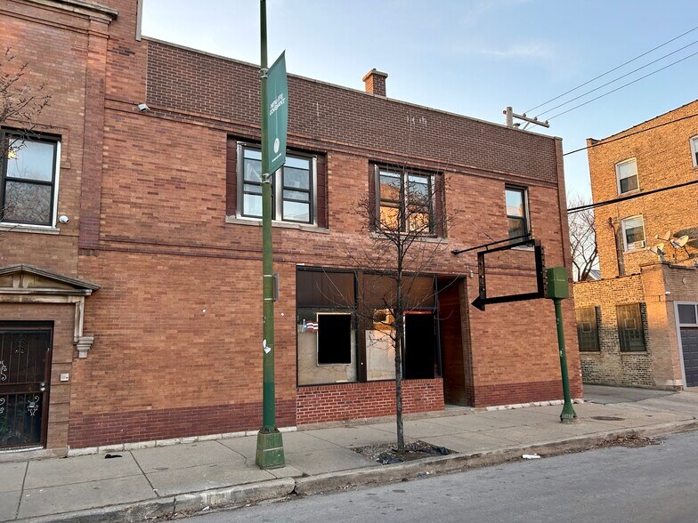 More Photos Of 3400 W Evergreen Ave, Chicago Storefront Retail Residential For Lease
