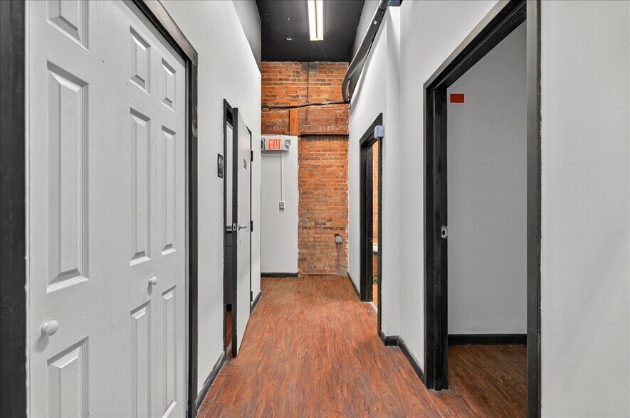 More Photos Of 80 W Circular St, Saratoga Springs Storefront For Lease