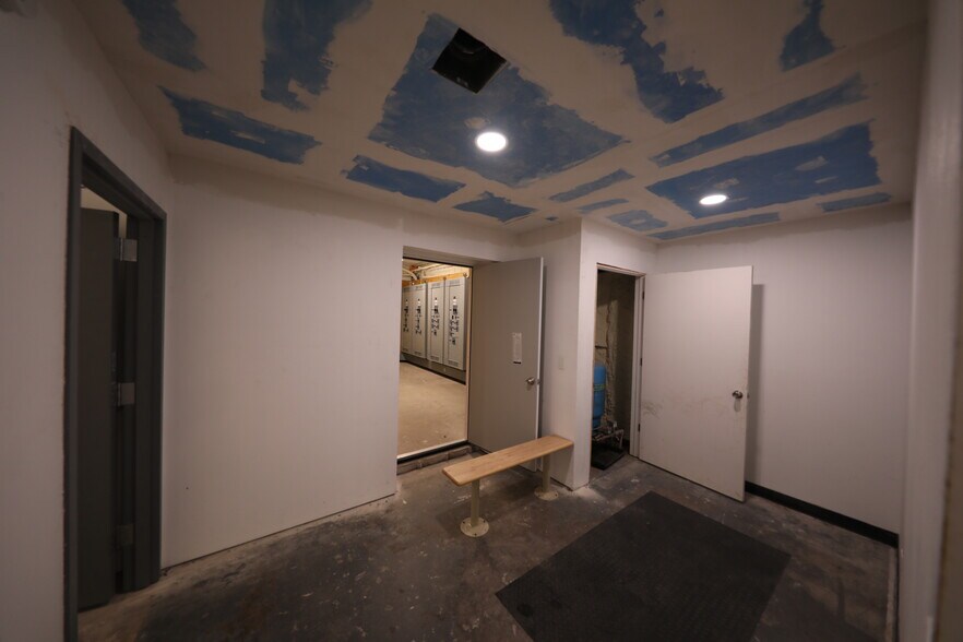 More Photos Of 700 N Main St, Lexington Warehouse For Lease