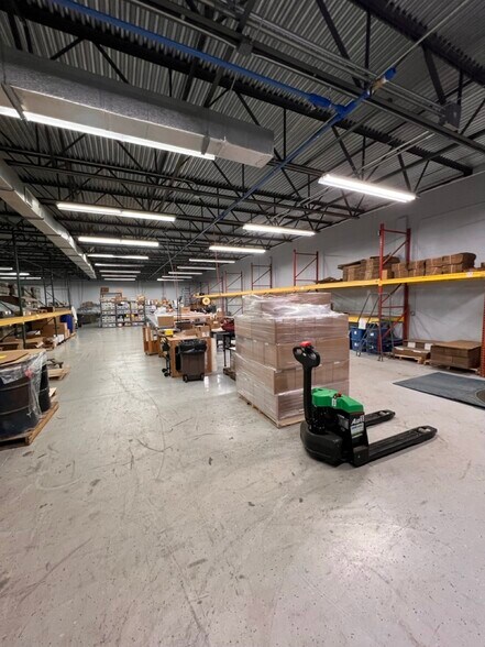 More Photos Of 360 Old Sanford Oviedo Rd, Winter Springs Manufacturing For Lease
