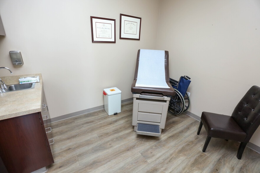 More Photos Of 2010 E 1st St, Santa Ana Medical For Lease