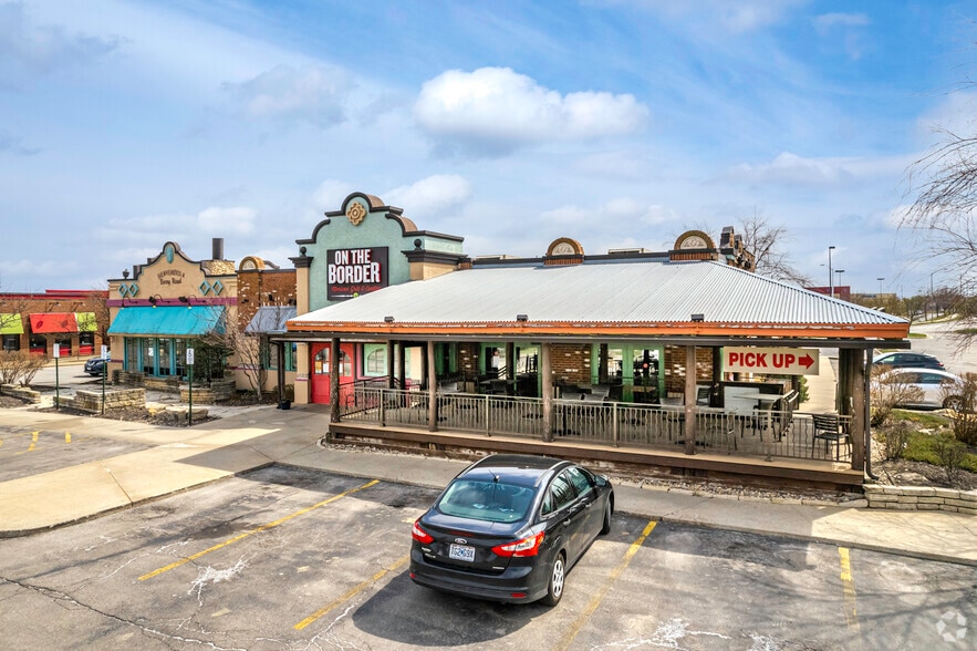 More Photos Of 8340 NW Roanridge Rd, Kansas City Restaurant For Lease