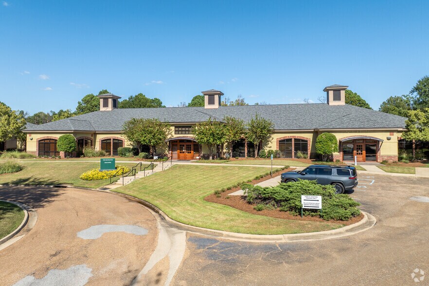 More Photos Of 602 Crescent Pl, Ridgeland Office For Lease