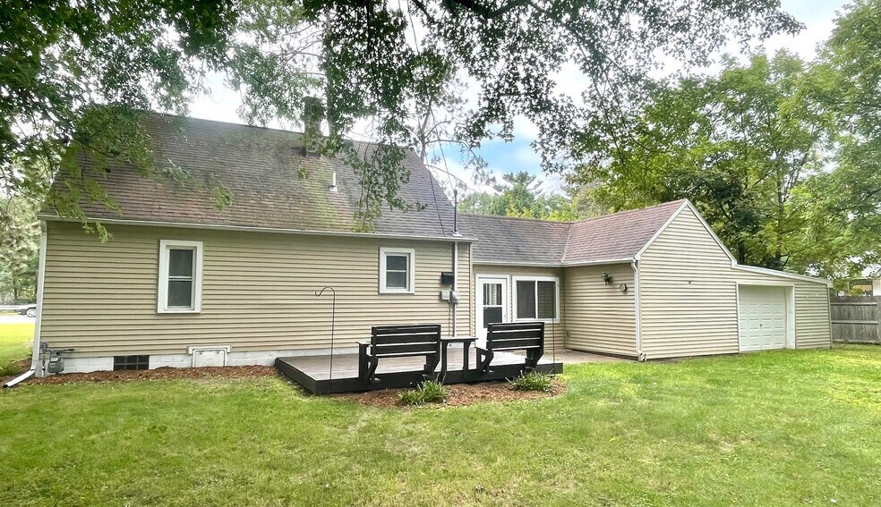 More Photos Of 844 Broadway St N, Menomonie Storefront Retail Residential For Sale