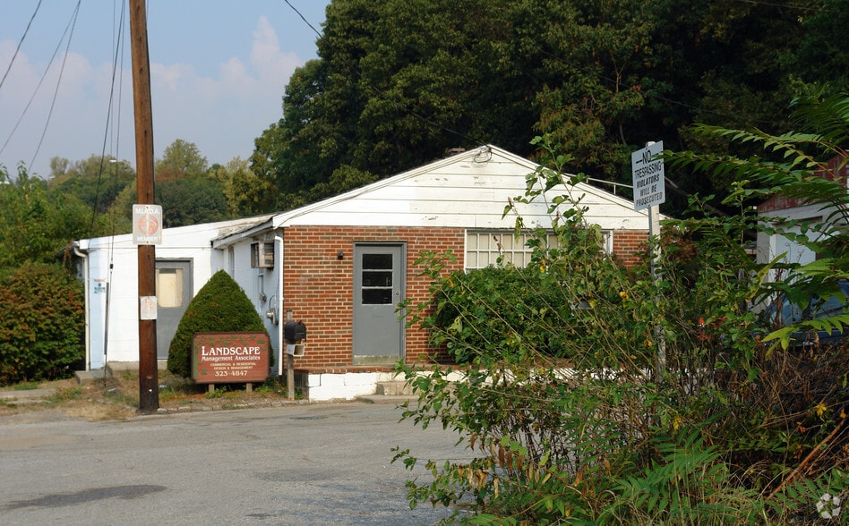 More Photos Of 1620 W 41st St, Baltimore Service For Sale