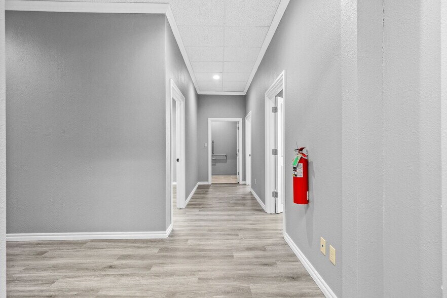 More Photos Of 2402 S 29th St, Chickasha Office For Sale