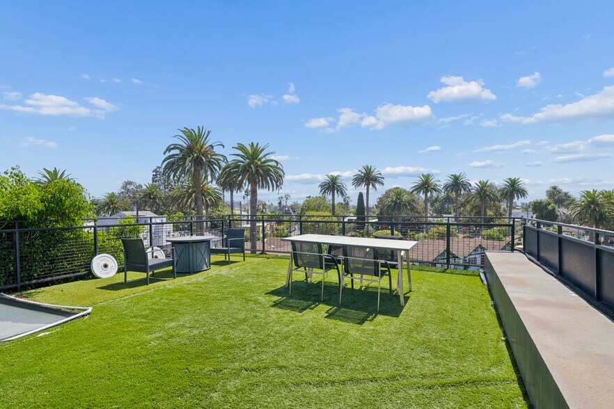 More Photos Of 1317 Cabrillo Ave, Venice Flex For Sale