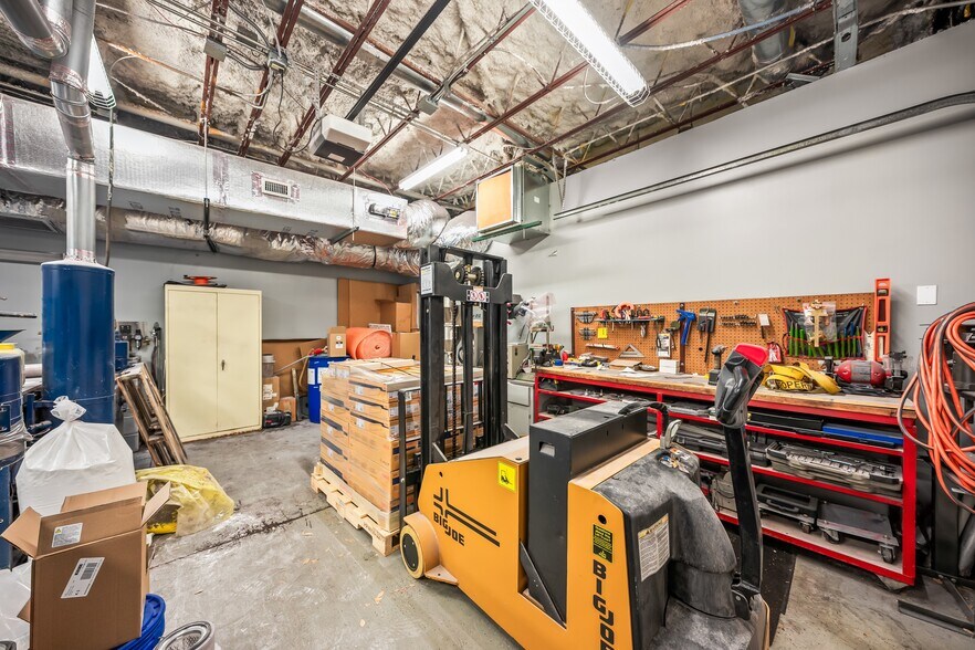 More Photos Of 7680 Matoaka Rd, Sarasota Office For Sale