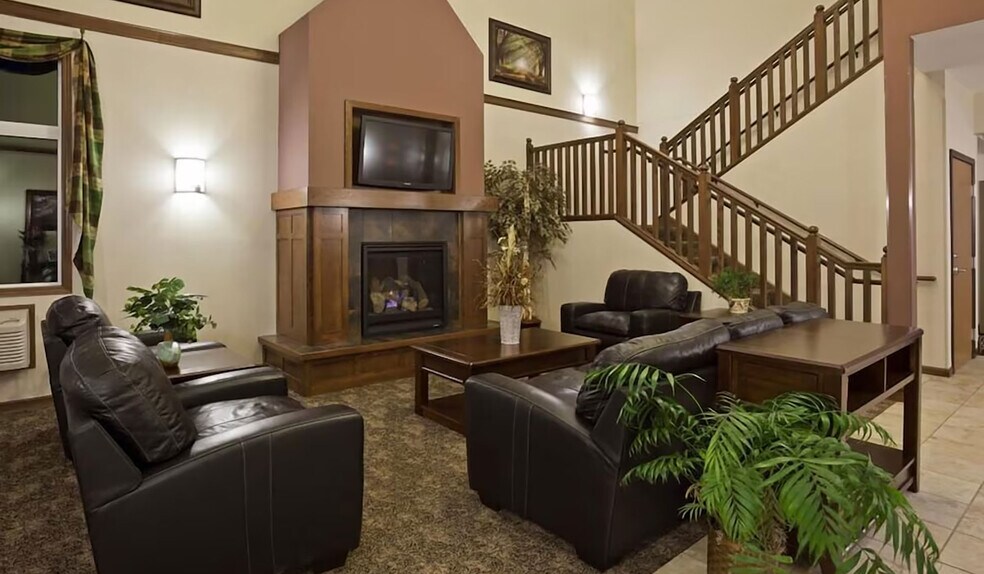 More Photos Of 211 W Main St, Parkers Prairie Hotel For Sale
