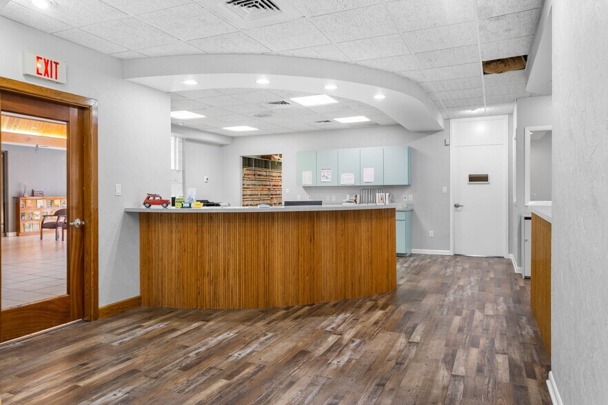 More Photos Of 609 Indian Rocks Rd, Belleair Medical For Sale