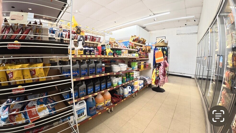 More Photos Of 2910 Victory Blvd, Portsmouth Convenience Store For Sale