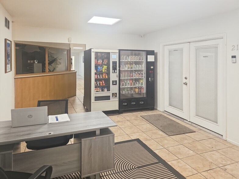 More Photos Of 3838-3856 Raymert Dr, Las Vegas Loft Creative Space For Sale