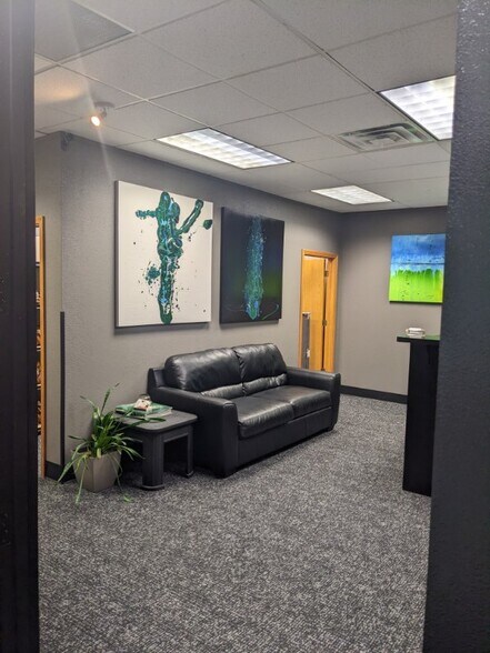 More Photos Of 2900 SW Wanamaker Dr, Topeka Office For Lease