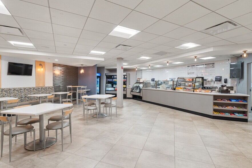 More Photos Of 35 Pinelawn Rd, Melville Office Residential For Lease