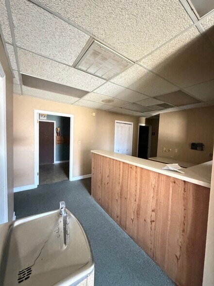 More Photos Of 1077 Baxter St, Athens Office For Lease