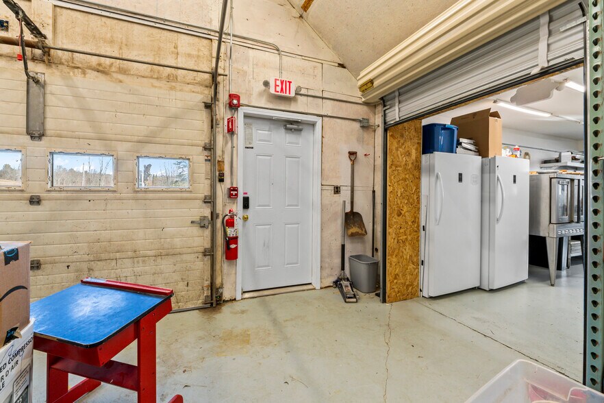 More Photos Of 357 W Main St, Searsport Freestanding For Sale