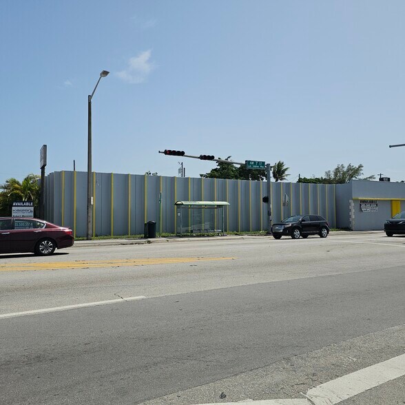 More Photos Of 3420 NW 7th St, Miami Light Distribution For Lease