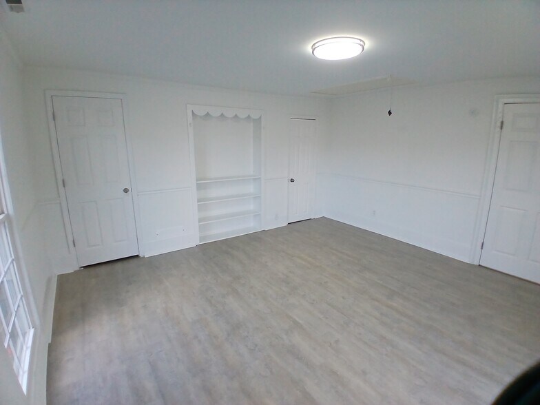 More Photos Of 119 W Main St, Youngsville Freestanding For Lease