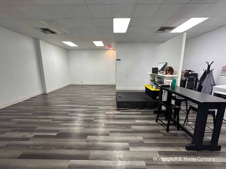 More Photos Of 3250 E Battlefield St, Springfield Unknown For Lease