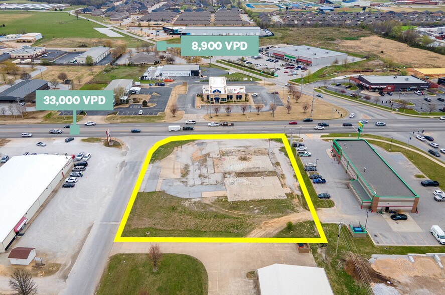 More Photos Of 895 E Henri de Tonti Blvd, Tontitown General Retail For Sale