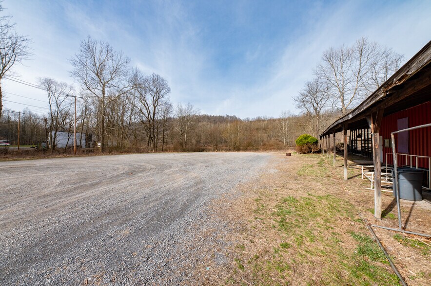 More Photos Of 3381 N Preston Hwy, Albright Warehouse For Sale