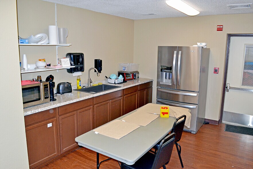 More Photos Of 1249 20th St, Granite City Daycare Center For Sale