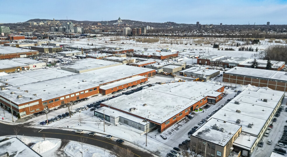 Primary Photo Of 5720-5726 Ferrier, Mont-Royal Manufacturing For Lease
