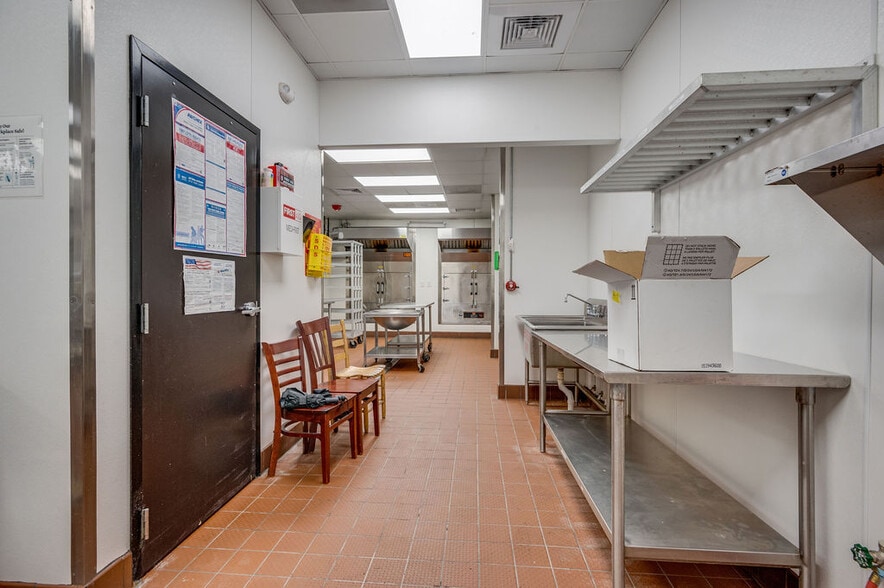 More Photos Of 2470 Gum Branch Rd, Jacksonville Restaurant For Sale