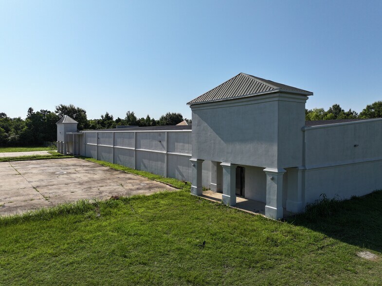 More Photos Of 277 Soldiers Colony Rd, Canton Warehouse For Lease