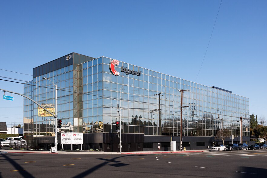 More Photos Of 22801 Ventura Blvd, Woodland Hills Office For Lease