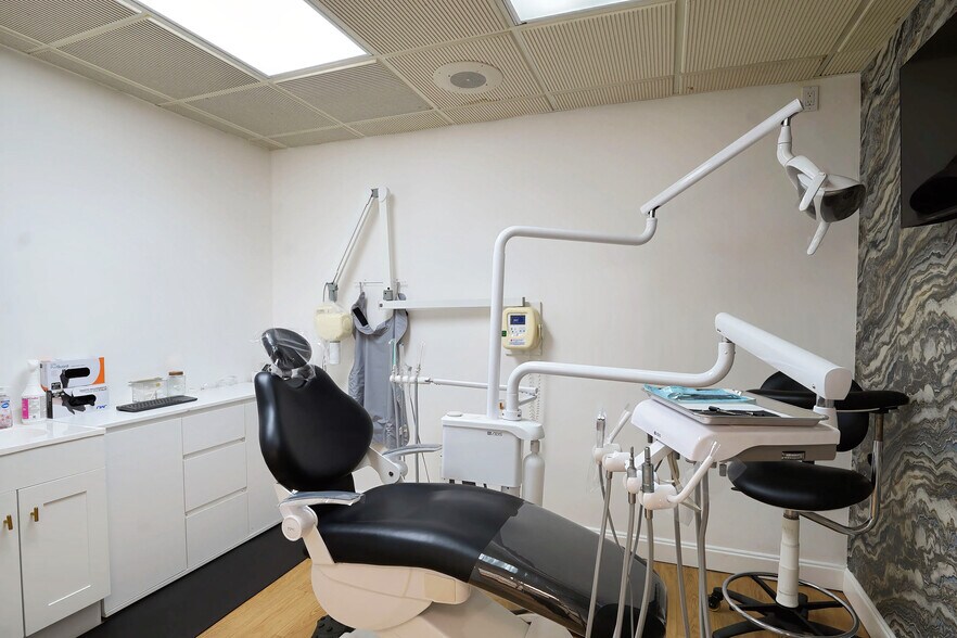 More Photos Of 650 W Boynton Beach Blvd, Boynton Beach Medical For Sale