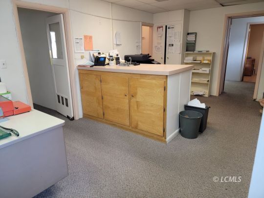 More Photos Of 17 S G St, Lakeview Office For Sale