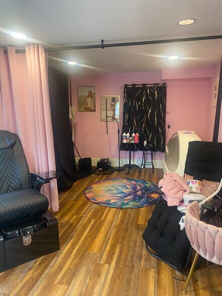 More Photos Of 82 Portland Rd, Kennebunk Office For Sale