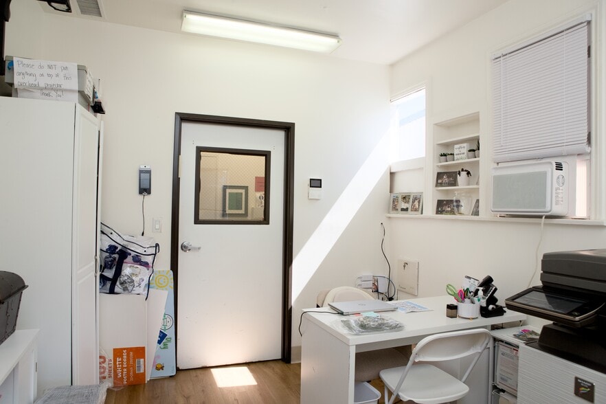 More Photos Of 12131 Burbank Blvd, Valley Village Schools For Sale