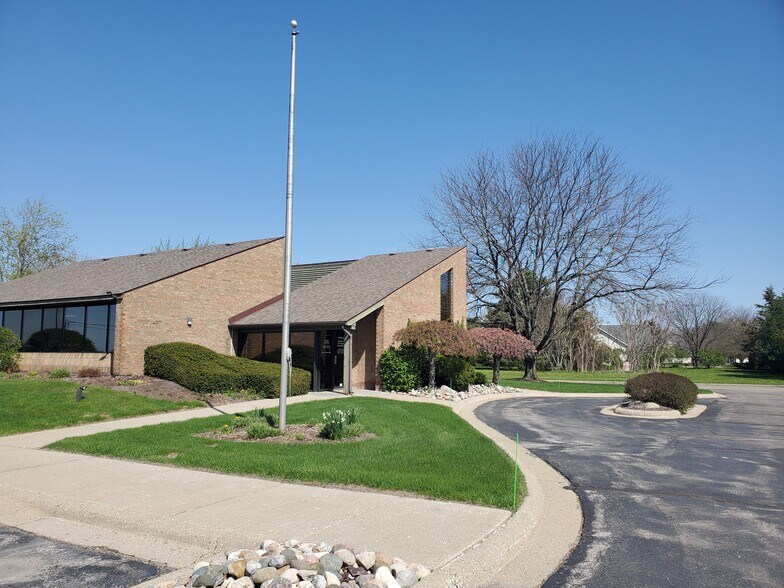 More Photos Of 6258 W Pierson Rd, Flushing Medical For Lease