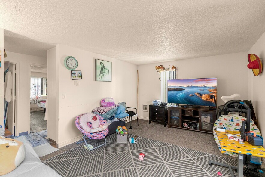 More Photos Of 100 Gatch St, Woodburn Apartments For Sale