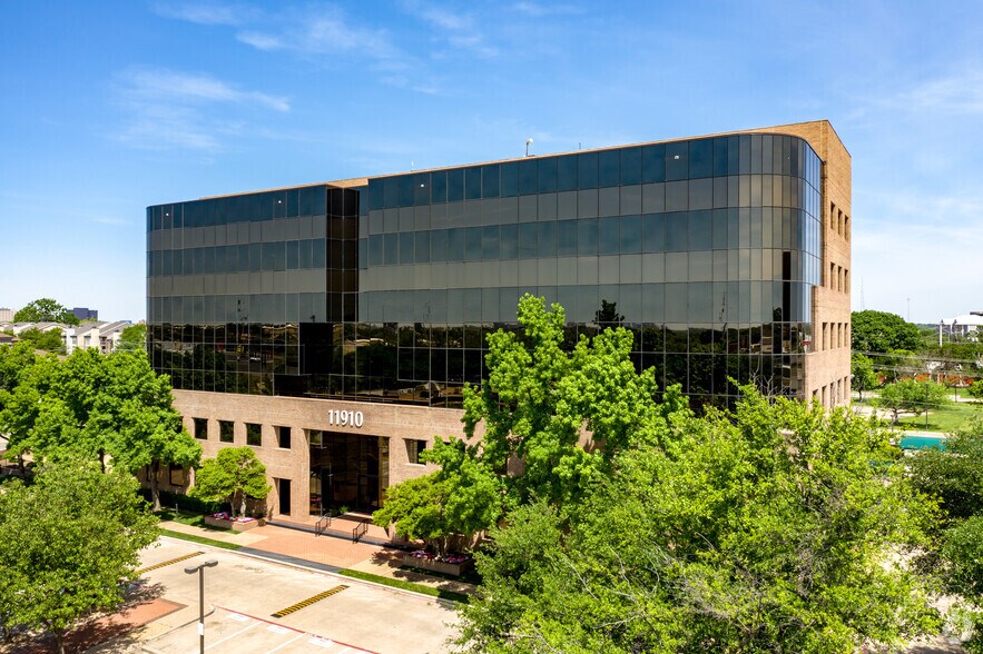 More Photos Of 11910 Greenville Ave, Dallas Office For Lease