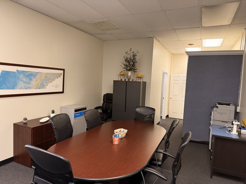 More Photos Of 350-400 E Economy Rd, Morristown Freestanding For Lease