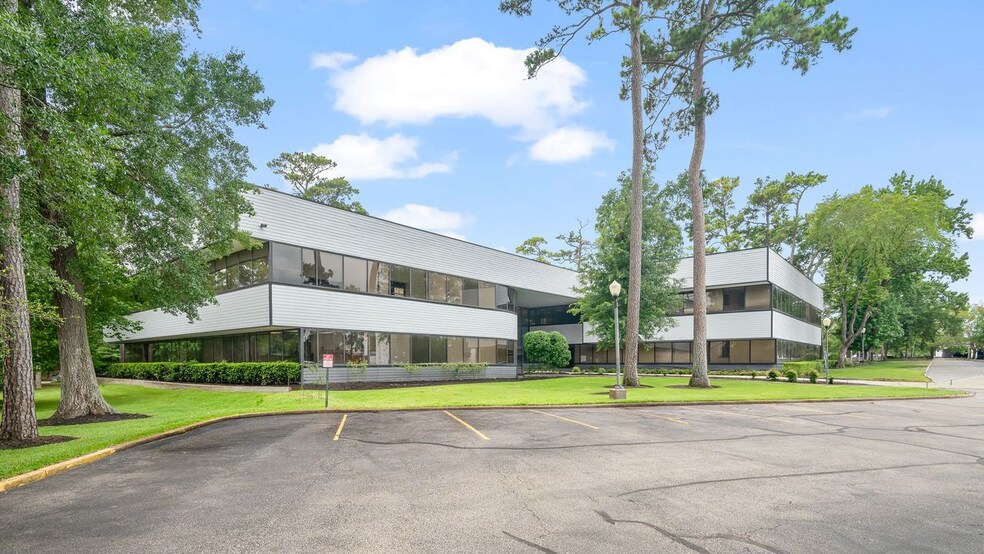 More Photos Of 333 N Rivershire Dr, Conroe Office For Lease