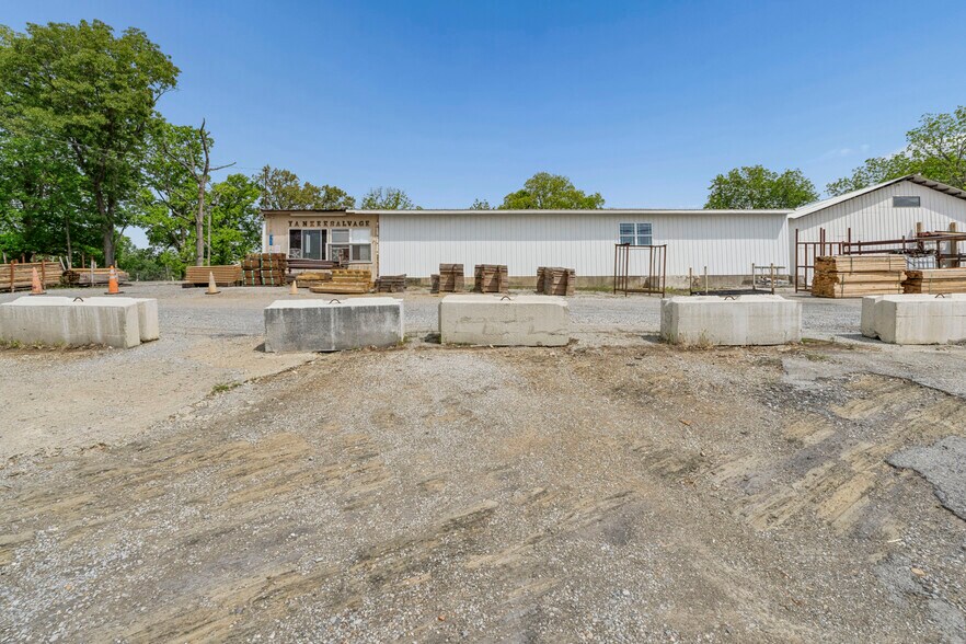 More Photos Of 3141 Highway 11 E, Telford Flex For Sale