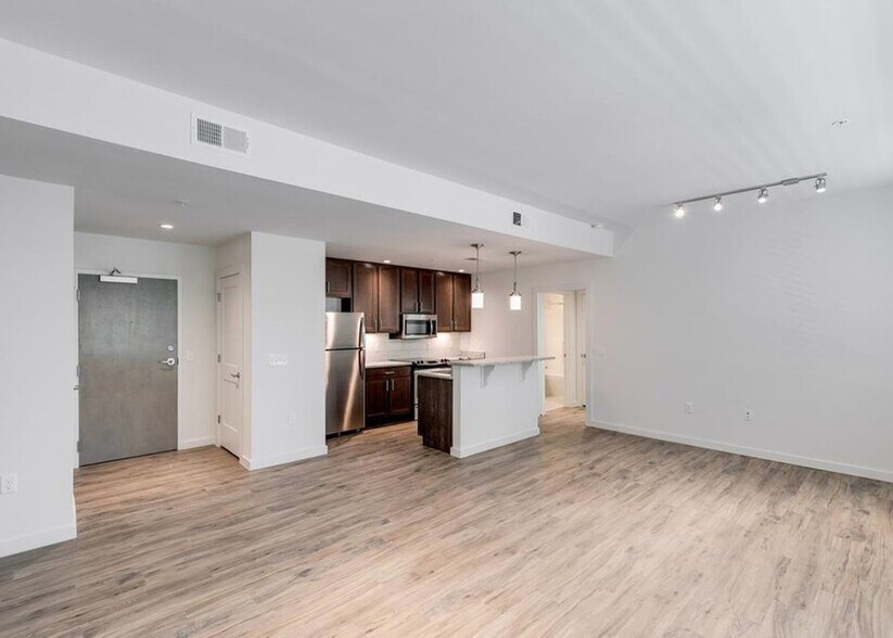 More Photos Of 3900 Monument Ave, Richmond Apartments For Sale