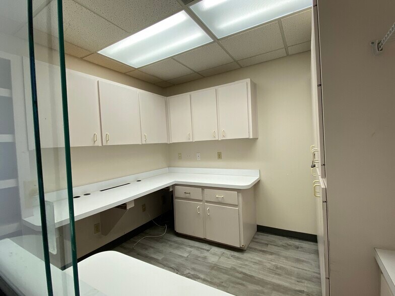 More Photos Of 918 Rolling Acres Rd, Lady Lake Medical For Lease