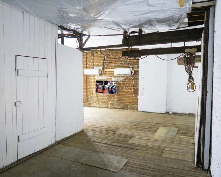 More Photos Of 411 Horace St, Cincinnati Light Manufacturing For Sale