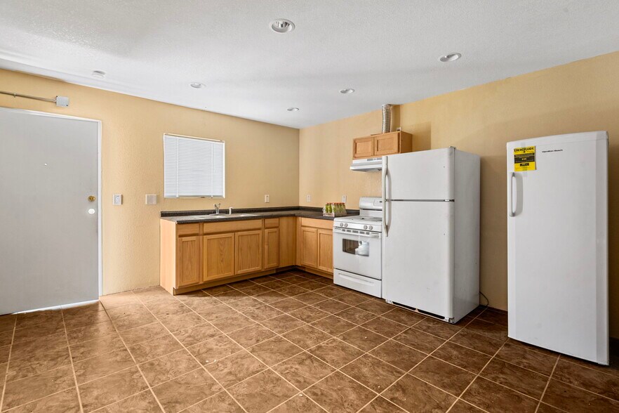 More Photos Of 1005 N El Dorado St, Stockton Hotel For Sale