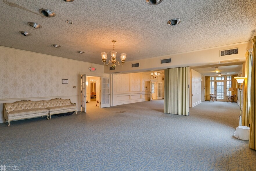 More Photos Of 1619 W Hamilton St, Allentown Funeral Home For Sale