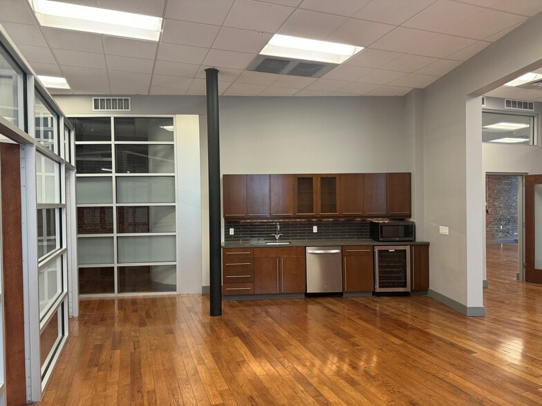 More Photos Of 110 N Post St, Spokane Storefront For Lease