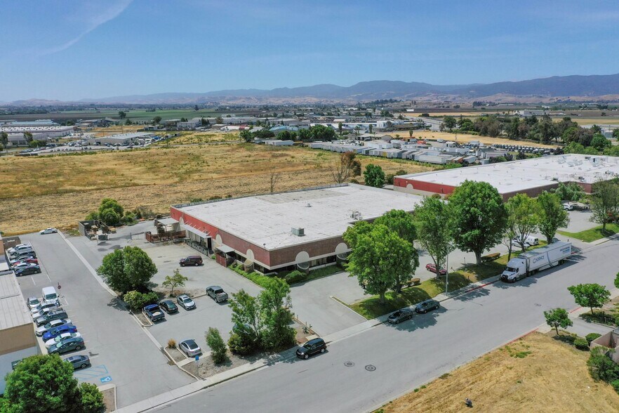 More Photos Of 255 Apollo Way, Hollister Warehouse For Lease