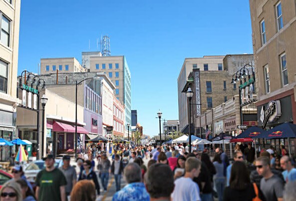 More Photos Of 435 E Walnut St, Springfield Specialty For Sale